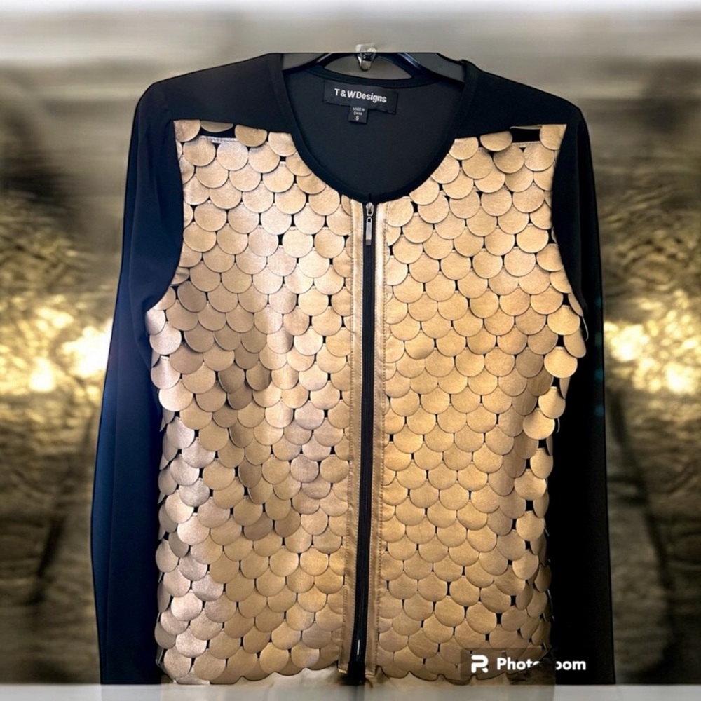 T&W Designs Gold Metallic Disc Front Zip‎ Jacket Black Sleeves Women’s top small